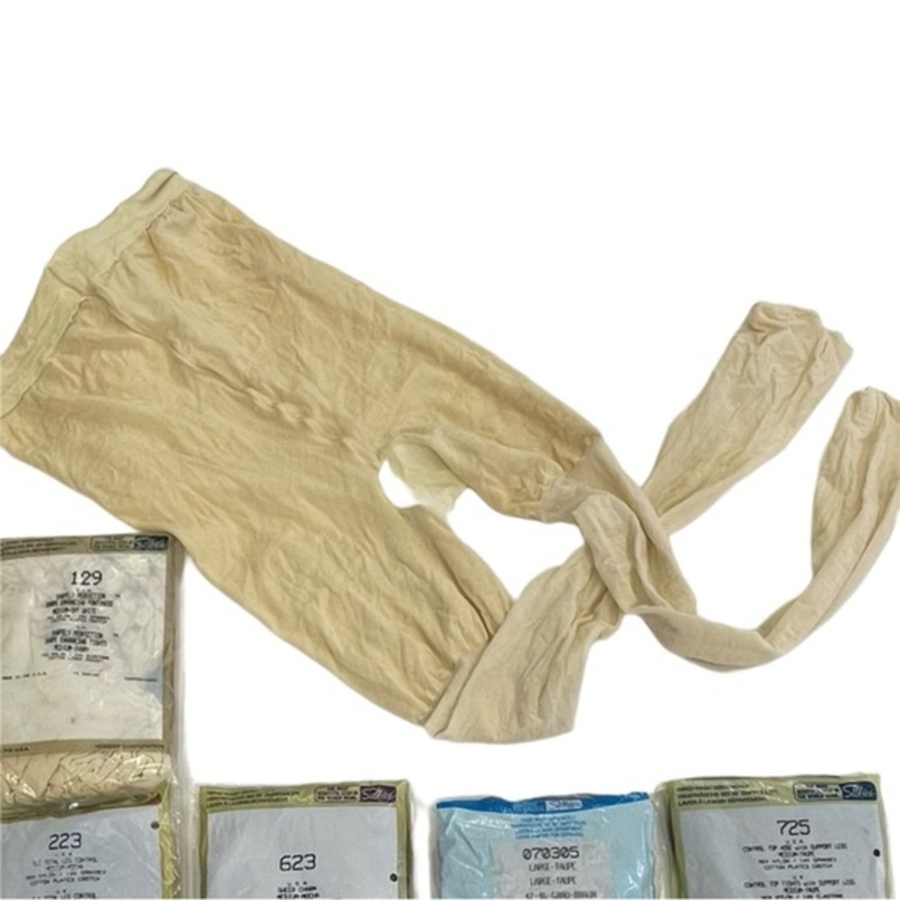 Vintage Silkies pantyhose women’s size Medium and Large